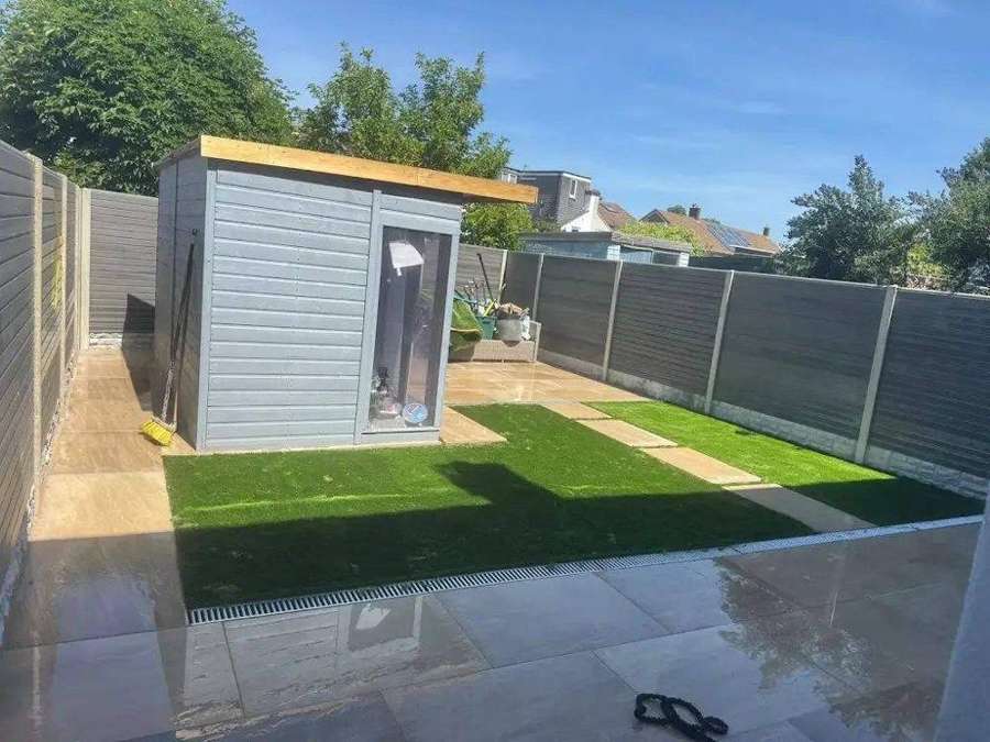Garden room, lawn & porcelain terrace