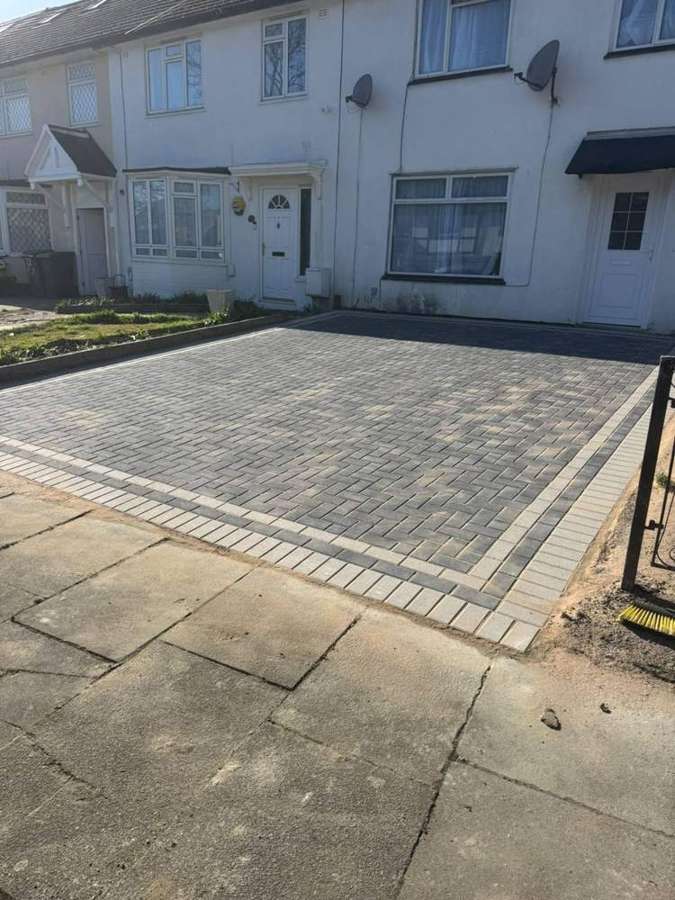 Block driveway with light borders